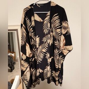 Black and Tan Leaf Print Kimono